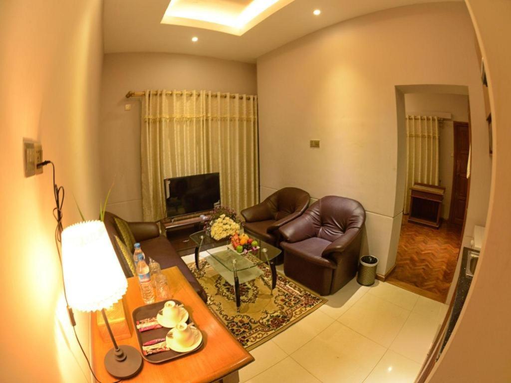 Shwe Taung Tan Hotel - Lake View Monywa Eksteriør billede