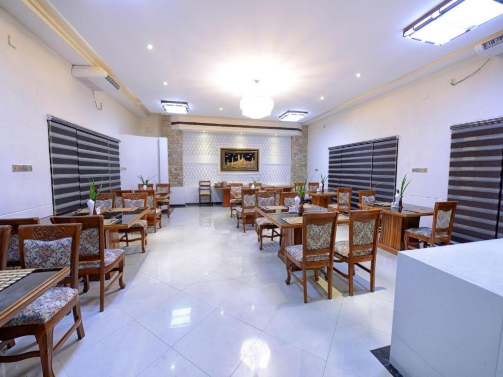 Shwe Taung Tan Hotel - Lake View Monywa Eksteriør billede